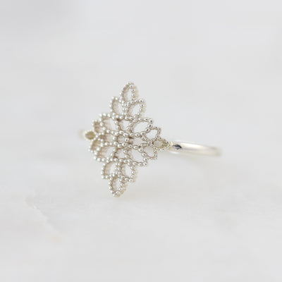 Leaf Bouquet Ring in White Gold